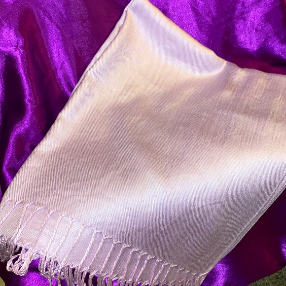 100% Pashmina Scarf NWOT - Picture 3 of 6